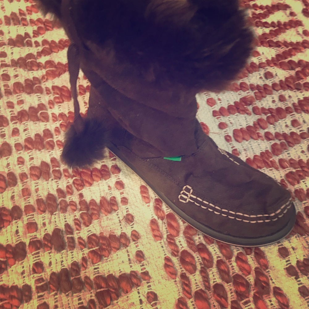 Sanuk boots